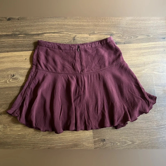 🔥4/$20 Sunday Best Zelda Mini Skirt in Burgundy - Picture 5 of 9